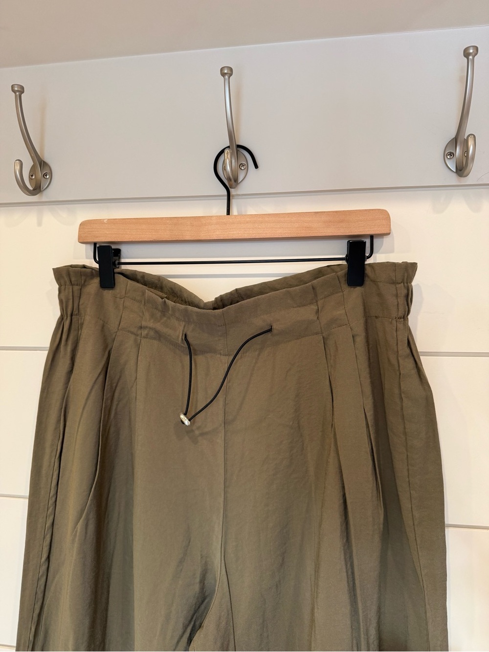 Anthropologie bungee parachute pants Medium - Picture 4 of 9